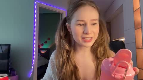 Snapshot of whoisalisa chatting on 11, 12, 2024 Alisa online show from 11, 12, 2024