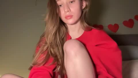 Snapshot of whoisalisa chatting on 19, 12, 2024 Alisa online show from 19, 12, 2024