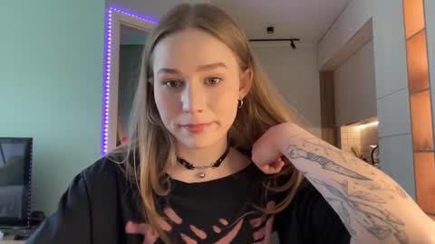 Snapshot of whoisalisa chatting on 22, 12, 2024 Alisa online show from 22, 12, 2024