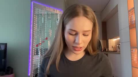 Snapshot of whoisalisa chatting on 10, 1, 2025 Alisa online show from 10, 1, 2025