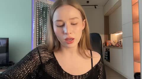 Snapshot of whoisalisa chatting on 20, 1, 2025 Alisa online show from 20, 1, 2025