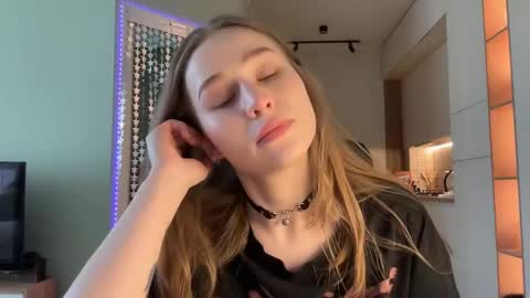 Snapshot of whoisalisa chatting on 21, 1, 2025 Alisa online show from 21, 1, 2025