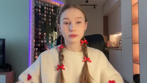 Snapshot of whoisalisa chatting on 1, 2, 2025 Alisa online show from 1, 2, 2025