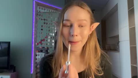 Snapshot of whoisalisa chatting on 2, 2, 2025 Alisa online show from 2, 2, 2025