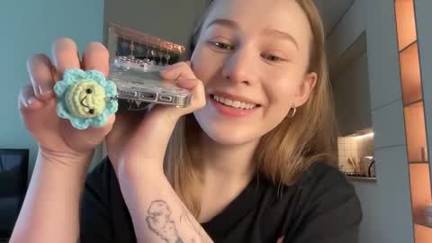 Snapshot of whoisalisa chatting on 3, 2, 2025 Alisa online show from 3, 2, 2025