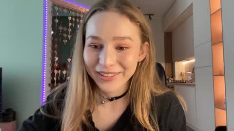 Snapshot of whoisalisa chatting on 5, 2, 2025 Alisa online show from 5, 2, 2025