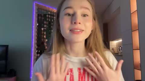 Snapshot of whoisalisa chatting on 7, 2, 2025 Alisa online show from 7, 2, 2025