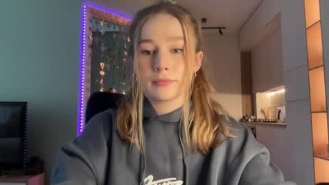 Snapshot of whoisalisa chatting on 8, 2, 2025 Alisa online show from 8, 2, 2025