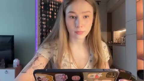 Snapshot of whoisalisa chatting on 4, 3, 2025 Alisa online show from 4, 3, 2025