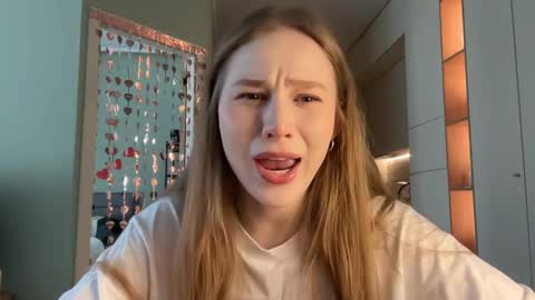 Snapshot of whoisalisa chatting on 9, 3, 2025 Alisa online show from 9, 3, 2025