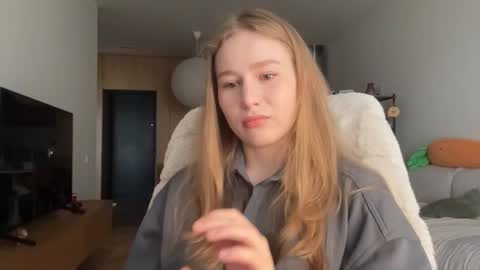 Snapshot of whoisalisa chatting on 10, 9, 2025 Alisa online show from 10, 9, 2025