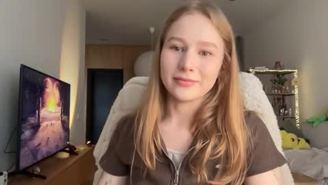 Snapshot of whoisalisa chatting on 19, 9, 2025 Alisa online show from 19, 9, 2025