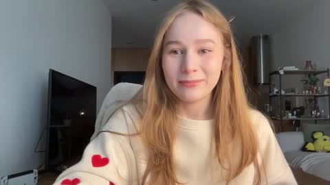 Snapshot of whoisalisa chatting on 20, 9, 2025 Alisa online show from 20, 9, 2025