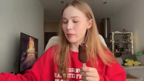 Snapshot of whoisalisa chatting on 26, 9, 2025 Alisa online show from 26, 9, 2025