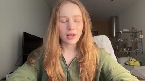 Snapshot of whoisalisa chatting on 30, 9, 2025 Alisa online show from 30, 9, 2025