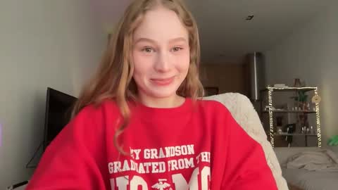 Snapshot of whoisalisa chatting on 1, 10, 2025 Alisa online show from 1, 10, 2025