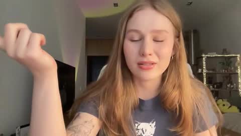 Snapshot of whoisalisa chatting on 14, 10, 2025 Alisa online show from 14, 10, 2025