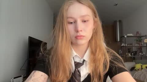 Snapshot of whoisalisa chatting on 17, 10, 2025 Alisa online show from 17, 10, 2025