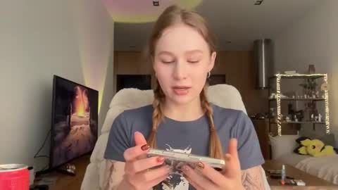 Snapshot of whoisalisa chatting on 6, 11, 2025 Alisa online show from 6, 11, 2025