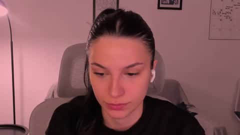 Snapshot of whoislulu chatting on 19, 4, 2026 whoislulu online show from 19, 4, 2026