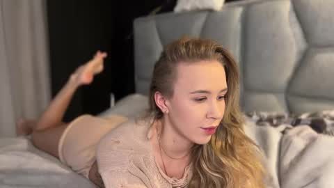 Snapshot of why_____not chatting on 12, 3, 2025 Alice online show from 12, 3, 2025