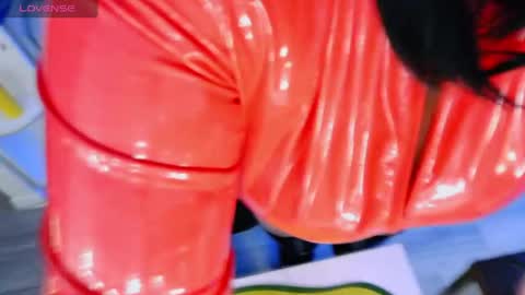 Laura  online show from 5, 4, 2026