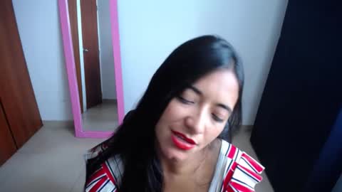 Snapshot of wifhot chatting on 8, 2, 2025 Ilauren online show from 8, 2, 2025