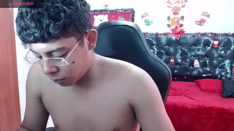 Snapshot of wiilliam_20 chatting on 18, 12, 2024 wiilliam online show from 18, 12, 2024