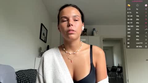 Snapshot of wildahankin chatting on 16, 10, 2025 Mia online show from 16, 10, 2025