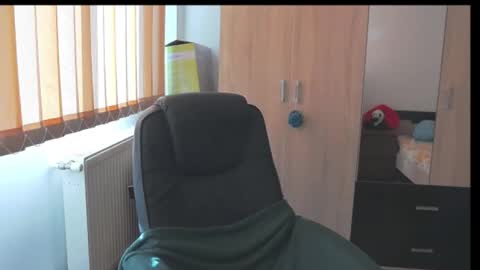 Snapshot of wildbea23 chatting on 29, 10, 2025 Bea online show from 29, 10, 2025