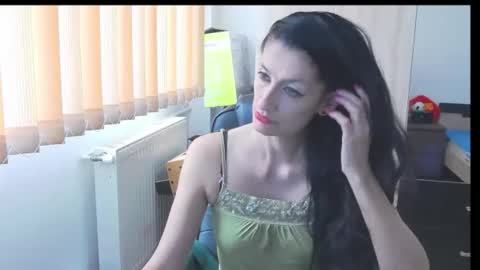 Snapshot of wildbea23 chatting on 9, 11, 2025 Bea online show from 9, 11, 2025