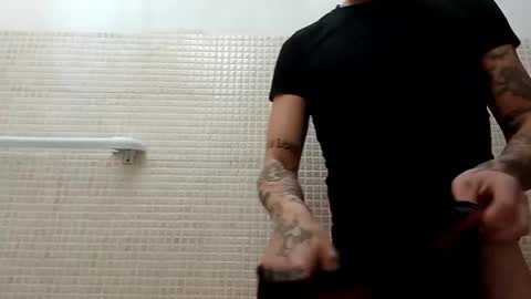 Snapshot of wilddope chatting on 17, 12, 2024 the alpha man online show from 17, 12, 2024