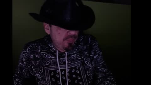 Snapshot of wildealexyz chatting on 8, 12, 2024 WildeAlex online show from 8, 12, 2024