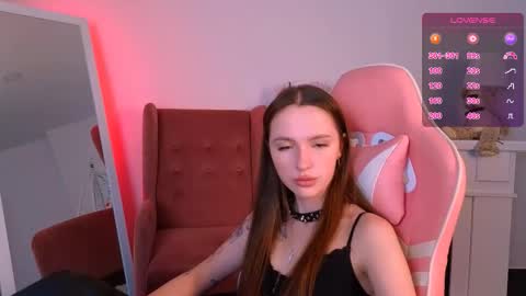 Snapshot of wildhoney_xo chatting on 11, 9, 2025 Kara online show from 11, 9, 2025