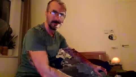 Snapshot of wildnerds chatting on 30, 10, 2025 wildnerds online show from 30, 10, 2025