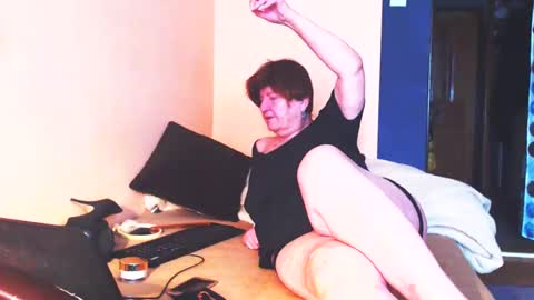 Snapshot of wildredcat chatting on 18, 2, 2025 WildRedCat online show from 18, 2, 2025