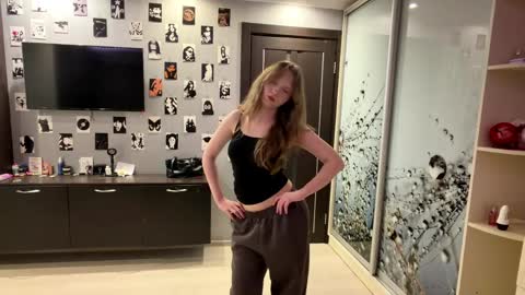 Olivia online show from 8, 4, 2026