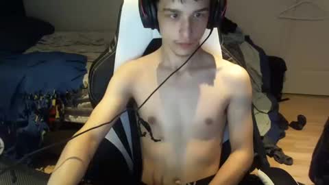 Snapshot of willfro_ chatting on 15, 10, 2025 willfro_ online show from 15, 10, 2025