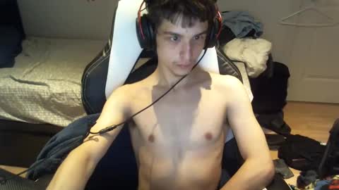 Snapshot of willfro_ chatting on 19, 10, 2025 willfro_ online show from 19, 10, 2025