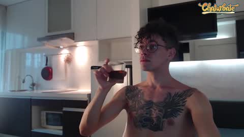 Snapshot of william_henry_a chatting on 14, 12, 2024 William online show from 14, 12, 2024