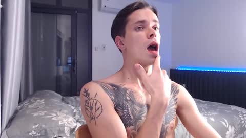 Snapshot of william_henry_a chatting on 6, 10, 2025 William online show from 6, 10, 2025