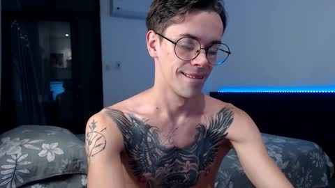 Snapshot of william_henry_a chatting on 9, 10, 2025 William online show from 9, 10, 2025