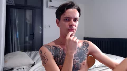 Snapshot of william_henry_a chatting on 16, 10, 2025 William online show from 16, 10, 2025