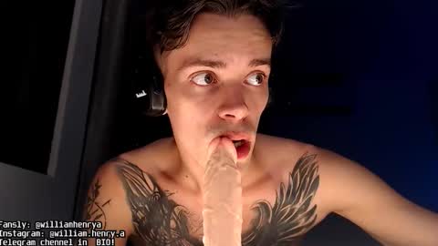 Snapshot of william_henry_a chatting on 24, 10, 2025 William online show from 24, 10, 2025