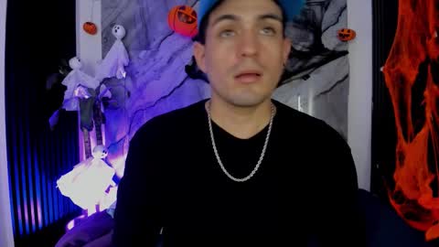 Snapshot of william_steel_ chatting on 22, 10, 2025 William Steel online show from 22, 10, 2025