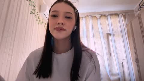 Snapshot of williedaugereau chatting on 6, 4, 2026 Mia online show from 6, 4, 2026