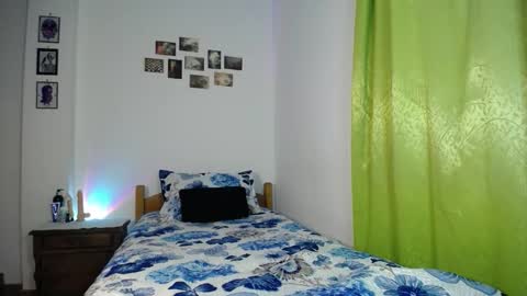 Snapshot of willmonkey chatting on 30, 10, 2025 willmonkey online show from 30, 10, 2025