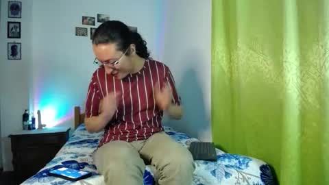 Snapshot of willmonkey chatting on 9, 11, 2025 willmonkey online show from 9, 11, 2025