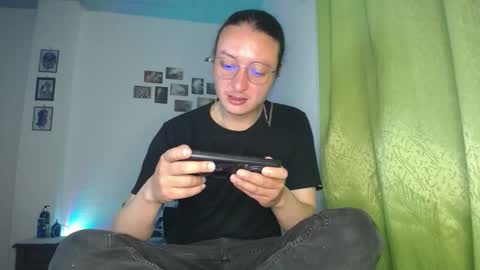 Snapshot of willmonkey chatting on 28, 11, 2025 willmonkey online show from 28, 11, 2025