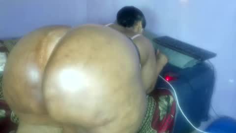 Snapshot of wilmaassylum chatting on 14, 11, 2025 wilmaassylum online show from 14, 11, 2025